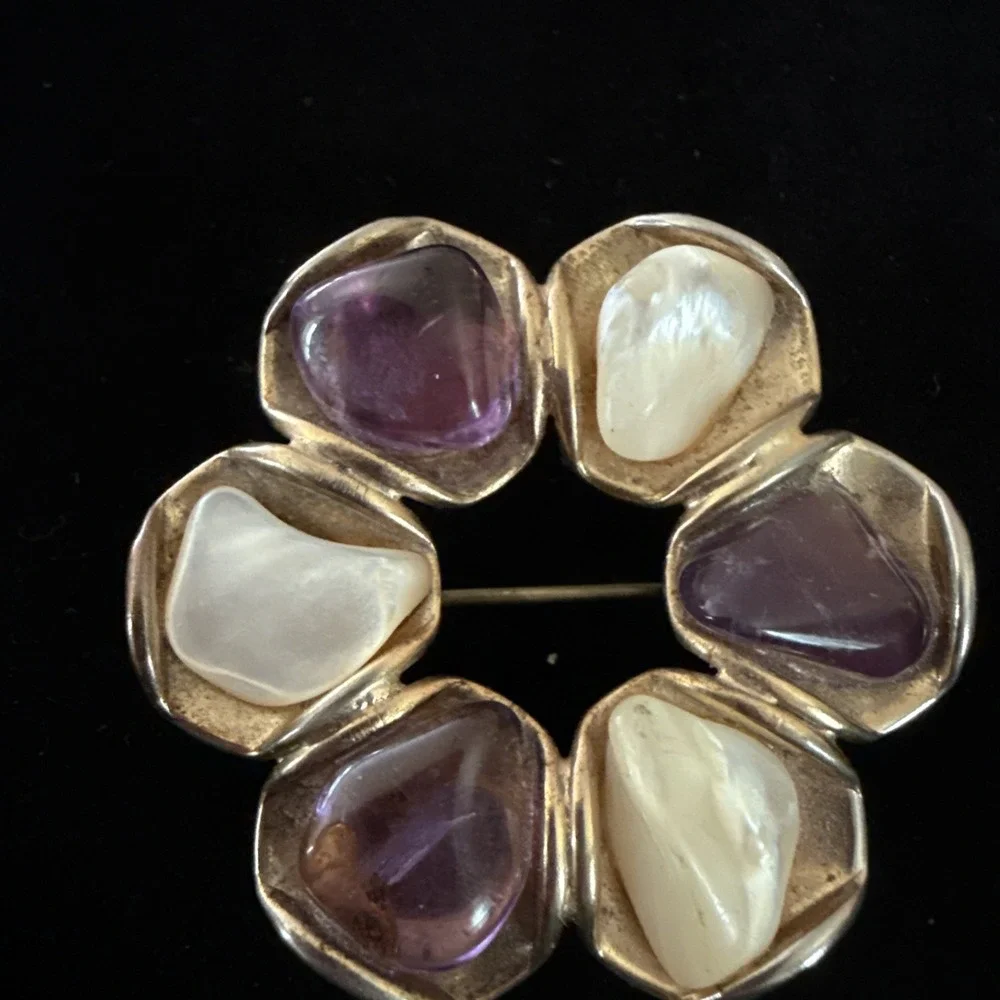 Vintage Tumble Stone Flower Brooch